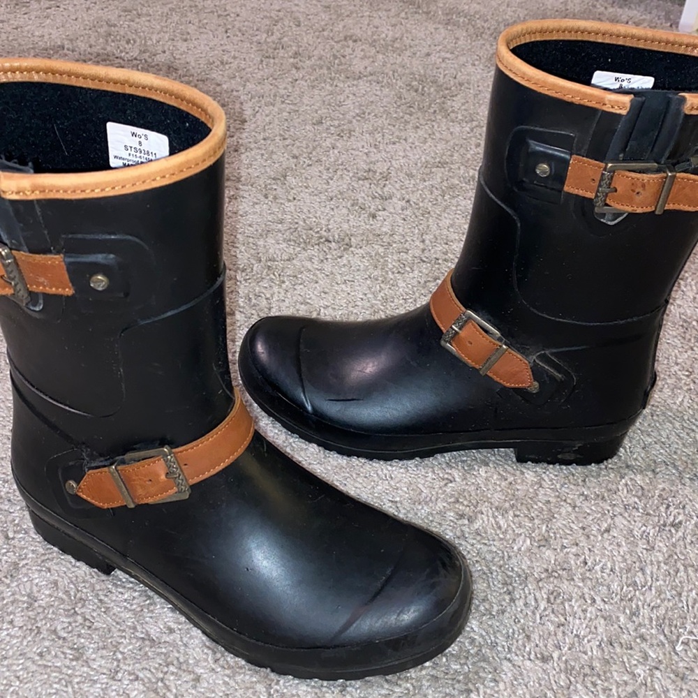 Sperry rain boots